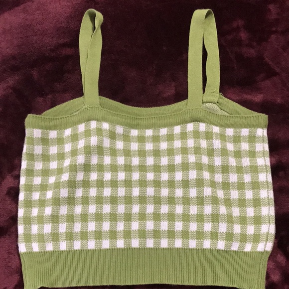 Hello I’m selling a green and white plaid top :) - Picture 3 of 4